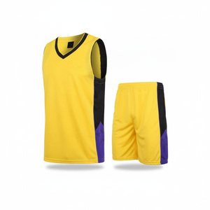 Ensemble de maillots de football personnalisables et élégants pour équipe, séchage rapide, respirant, confortable, 100 % polyester, couleurs et logo personnalisés, quatre pièces - Product Image 2