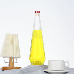 Bouteille d'eau en verre <span class=keywords><strong>conique</strong></span> <span class=keywords><strong>de</strong></span> qualité supérieure pour eau gazeuse 500 ml 750 ml, bouteille en verre pour boissons gazeuses en forme <span class=keywords><strong>de</strong></span> goutte d'eau avec <span class=keywords><strong>bouchon</strong></span> à vis - Product Image 4