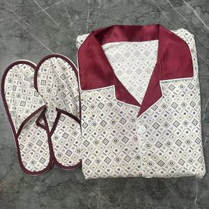 <span class=keywords><strong>Pigiama</strong></span> in Maglia con Pantofole, Set 4 Pezzi, Morbido Cardigan da Donna, Abbigliamento da Notte Autunnale, <span class=keywords><strong>Pigiama</strong></span> da <span class=keywords><strong>Uomo</strong></span> con Colletto, Maniche Lunghe e Pantaloni Lunghi - Product Image 4