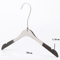 Cintre en acrylique transparent pour enfants de qualité supérieure pour magasin de vêtements Crochets en acier inoxydable Logo personnalisé Livraison rapide