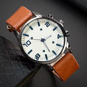 Reloj de cuarzo de alta calidad para hombre con escala digital simple y correa de cuero - Product Image 4