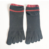 Vente en gros sur mesure Chaussettes jaunes Mini Crew Coolmax à cinq doigts pour hommes