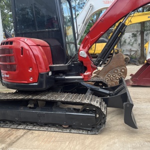 Mini-excavatrice universelle Yanmar ViO55, poids opérationnel de 5 tonnes, d'occasion, avec godet de terrassement, pompe hydraulique, couleur rouge - Product Image 5