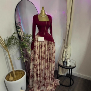 Robes maxi élégantes pour femmes, à manches longues, avec dentelle, imprimé doux, col carré, ceinture, haute élasticité, tendance - Product Image 1