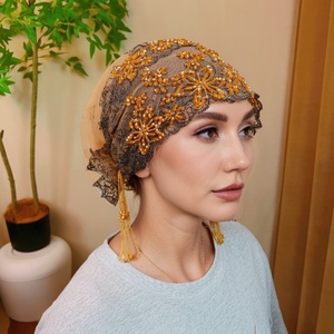 Voile islamique haut de gamme 2025 en forme de queue de poisson, brodé de dentelle, orné de perles décoratives scintillantes et de pompons - Product Image 4