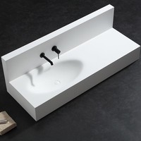 Meuble-lavabo mural double sur mesure avec vasque intégrée en acrylique pur, découpe d'angle personnalisée