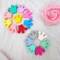 Venta al por mayor bebé masticar juguete DIY pezón cadena joyería silicona corona cuentas silicona encantos para bolígrafos