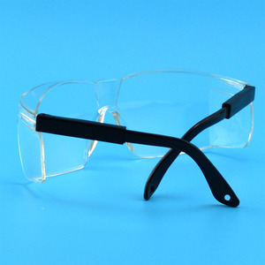 משקפי מגן שקופים מפוליקרבונט, הגנה מפני קרינת UV, משקפי בטיחות קלים עם זרועות מתכווננות - Product Image 3