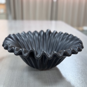 <span class=keywords><strong>Plateau</strong></span> de rangement moderne et unique en résine noire à volants Design contemporain élégant pour la maison ou le <span class=keywords><strong>bureau</strong></span> - Product Image 2