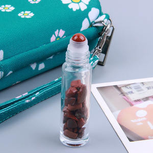 <span class=keywords><strong>Rouleau</strong></span> <span class=keywords><strong>de</strong></span> boule <span class=keywords><strong>de</strong></span> jaspe rouge en cristal <span class=keywords><strong>de</strong></span> pierres précieuses naturelles sur bouteille en verre d'huile <span class=keywords><strong>de</strong></span> parfum - Product Image 5