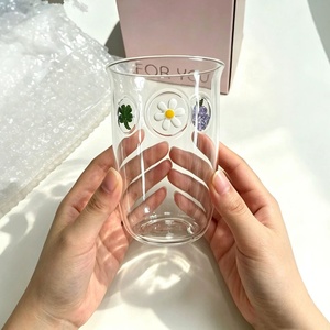 Bicchiere in Vetro Borosilicato 3D con Motivi Floreali e Frutta, Grazioso Design <span class=keywords><strong>Margherita</strong></span>, Trifoglio e Uva, per Latte, Succo e <span class=keywords><strong>Caffè</strong></span> - Product Image 1