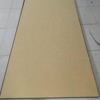 Couverture isolante en mousse NBR PVC autocollante Faible conductivité thermique Feuille de mousse de caoutchouc élastomère avec colle et feuille d'aluminium