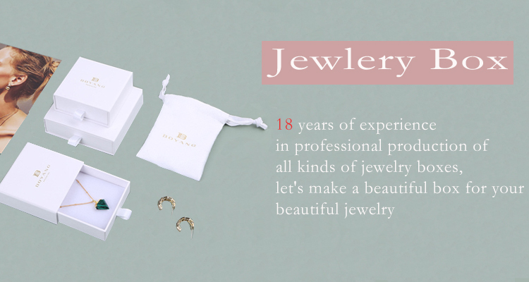 Boites de Carton Carre Ensemble de Bijoux avec epo<i></i>nge A LInterieur Blanc