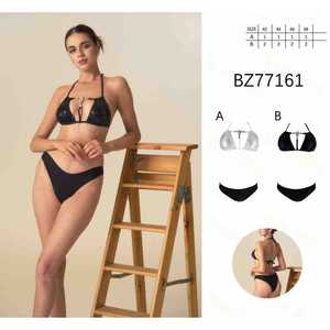 Maillot de bain une pièce vert grande taille avec contrôle du ventre, détails chaîne et coupe moulante - Product Image 1