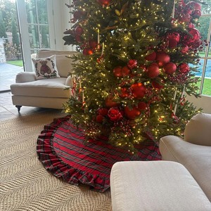 Jupe <span class=keywords><strong>de</strong></span> sapin <span class=keywords><strong>de</strong></span> Noël plissée à carreaux rouges <span class=keywords><strong>de</strong></span> style américain avec motif écossais classique, fabriquée en Chine, taille 122cm-137cm - Product Image 4