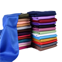 Vente en gros de bandanas carrés en satin de 35"*35" pour femmes, couleurs unies, logo personnalisé, sensation de soie douce, foulards pour cheveux pour femmes