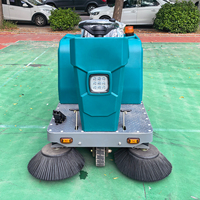 Balayeuse autoportée électrique à batterie 1800W 48V pour routes et sols