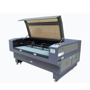 آلة نقش وقطع بالليزر ثنائية الرأس تعمل بثاني أكسيد الكربون - آلة نقش وقطع عالية السرعة للاستخدام الصناعي والمكتبي - Product Image 2