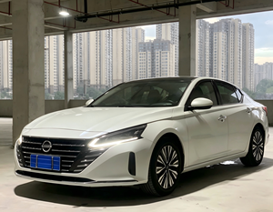 Nissan Teana 2.0L berline automatique 2022 d'occasion, conduite à gauche, pneus R17, 6 airbags, écran tactile 12,3 pouces, intérieur cuir, entrée sans clé - Product Image 1