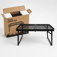 Table de camping pliable en métal grillagé 60x40x32,5 cm, table d'appoint portable à hauteur réduite avec plateau grillagé divisé pour pique-nique et plage