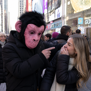 Máscara Realista de Chimpancé Rosa, Máscara de Látex de Cabeza Completa para Adultos, Divertida Máscara de <span class=keywords><strong>Mono</strong></span> para Halloween, Cosplay y Fiestas - Product Image 3