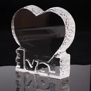 Wholesale Customized K9 Crystal Glass Wedding Love And Heart Shaped Ornament Photo Frames For Wedding Gifts Lovely Guests