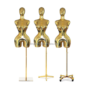 Maniquí de Medio Cuerpo Curvo Dorado con Efecto Espejo, Busto Grande, Talla Grande, Modelo Femenino Brasileño con Cadera Ancha y Cabeza Dorada - Product Image 1