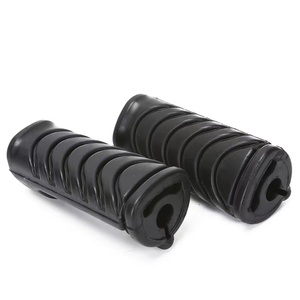 Repose-pieds de moto avant en caoutchouc antidérapant noir à motifs pour les modèles compatibles <span class=keywords><strong>Honda</strong></span> - Product Image 1