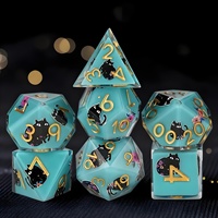Ensemble de dés DND bleus avec autocollant chat noir, 7 pièces - dés carrés en résine à bords tranchants, écologiques, pour Dungeons&Dragons RPG
