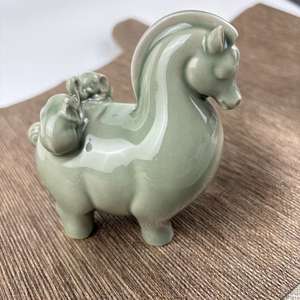 Cheval du zodiaque en céladon de Longquan, décoration de bureau, décoration d'hôtel, cadeau de bureau, cheval porte-bonheur, succès au premier essai - Product Image 6