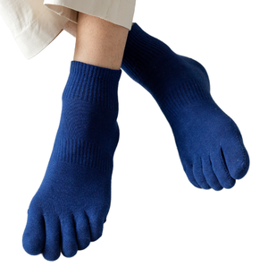 Calcetines Deportivos Premium de Cinco Dedos |   Mezcla de Nailon y Spandex que Absorbe la Humedad |   Calcetines Antiampollas para Correr y Yoga para Hombre y Mujer - Product Image 1