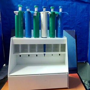 Support de micropipettes en acrylique avec boîte à embouts, organisateur de rangement pour pipettes de laboratoire pour la manipulation précise des liquides, usage clinique, OEM - Product Image 1