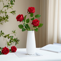 Handgefertigte Hochwertige Künstliche Flanell-Rosen in Rot und Weiß mit Echtem Touch für Weihnachten und Muttertag im Großhandel