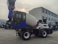 Petit camion malaxeur à béton mobile autochargeur 4x4