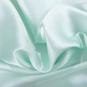 قماش مايكروفايبر منسوج من الحرير/القطن العضوي ناعم الملمس، مصقول ومزغب، مصبوغ بلون واحد، مضاد للكهرباء الساكنة، مقاوم للرياح، متوسط السماكة للفساتين - Product Image 5