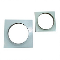 Insert carré moderne en aluminium et plastique conçu pour l'installation au plafond