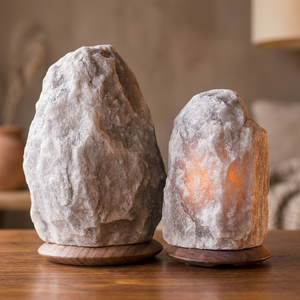 Lampe de sel de l'Himalaya authentique orange clair 2025 en gros pour chambre à coucher, en sel de cristal de l'Himalaya gris naturel sculpté - Product Image 1