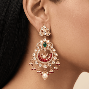 Boucles d'oreilles Chandbali Meenakari Kundan plaquées or avec émeraudes, rubis et perles, boucles d'oreilles pendantes traditionnelles indiennes pour mariée - Product Image 2