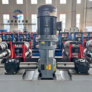 Machine de formage à rouleaux entièrement automatique pour la fabrication de gouttières métalliques, machine moderne pour gouttières de toit, machine à gouttières continue à vendre - Product Image 5