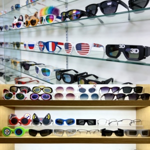 Lunettes 3D universelles à clipser Beckon pour montures de lunettes de vue, lunettes anaglyphes pour cinéma, vente en gros pour usage domestique et cinématographique - Product Image 4