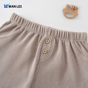 Ensemble 3 pièces pour bébés garçons : Haut en jersey CVC 180 g/m², gilet gaufré 210 g/m² et short – Vêtements assortis pour tout-petits 0-2 ans - Product Image 6
