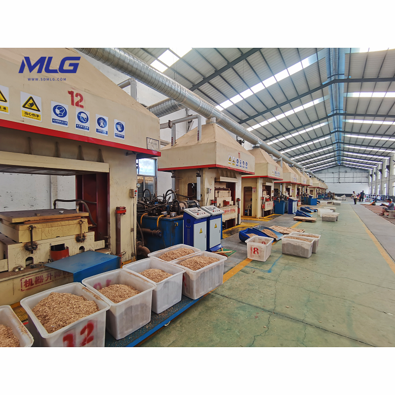Sawdust Wood Pallet Compressed Hot Press