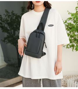 Bolso de pecho antirrobo multifuncional, bolso cruzado resistente al agua para hombres, para desplazamientos diarios - Product Image 2