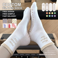 Chaussettes de sport antidérapantes pour femmes avec logo tricoté, idéales pour le Pilates et le ballet, vente en gros