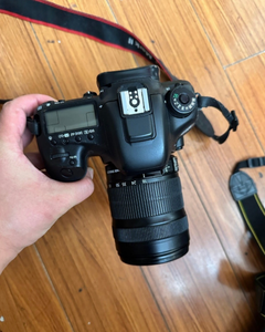 กล้อง DSLR มือสอง รุ่น 7D Mark II พร้อมเลนส์ 18-135 มม. ความละเอียด 20MP ถ่ายวิดีโอ Full HD พร้อมการ์ด SD ขายส่ง - Product Image 2