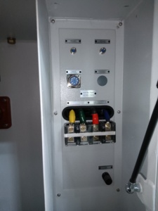 مولد تيار متردد للمراكز البيانات من ترايمف، 10.5 كيلو فولت، 2100 كيلو واط، 3 أطوار، تبريد بالهواء القسري، دقة عالية من الفئة 0.5، بنك حمل بضمان سنة واحدة، IP55 - Product Image 6