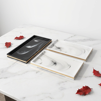 Plateau de service en résine OEM ODM personnalisé, en polyrésine, effet marbre, gravé, pour usage quotidien, hôtel, maison, salle de bain, fabricant de plateaux de vanité
