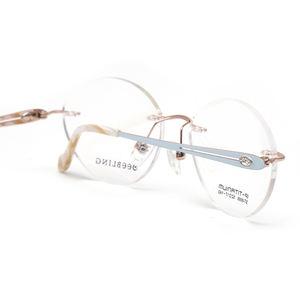 <span class=keywords><strong>Lunettes</strong></span> optiques exécutives sans monture monture bêta titane monture titan <span class=keywords><strong>lunettes</strong></span> montures de <span class=keywords><strong>lunettes</strong></span> pour femmes - Product Image 5