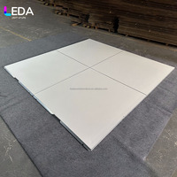 Plancher de danse rond portable en MDF blanc de haute qualité LEDA de 24 pieds avec bords en aluminium pour la décoration de scène de mariage, de fête ou d'événement