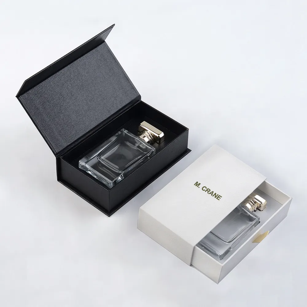 Kotak parfum kemasan hadiah kertas kosmetik botol magnetik laci 30ML 50ML 100ML hitam mewah Logo kustom